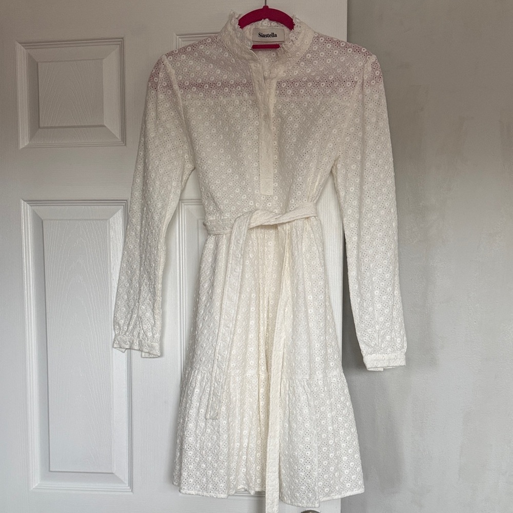 NWOT Elegant Cream Long Sleeve Dress